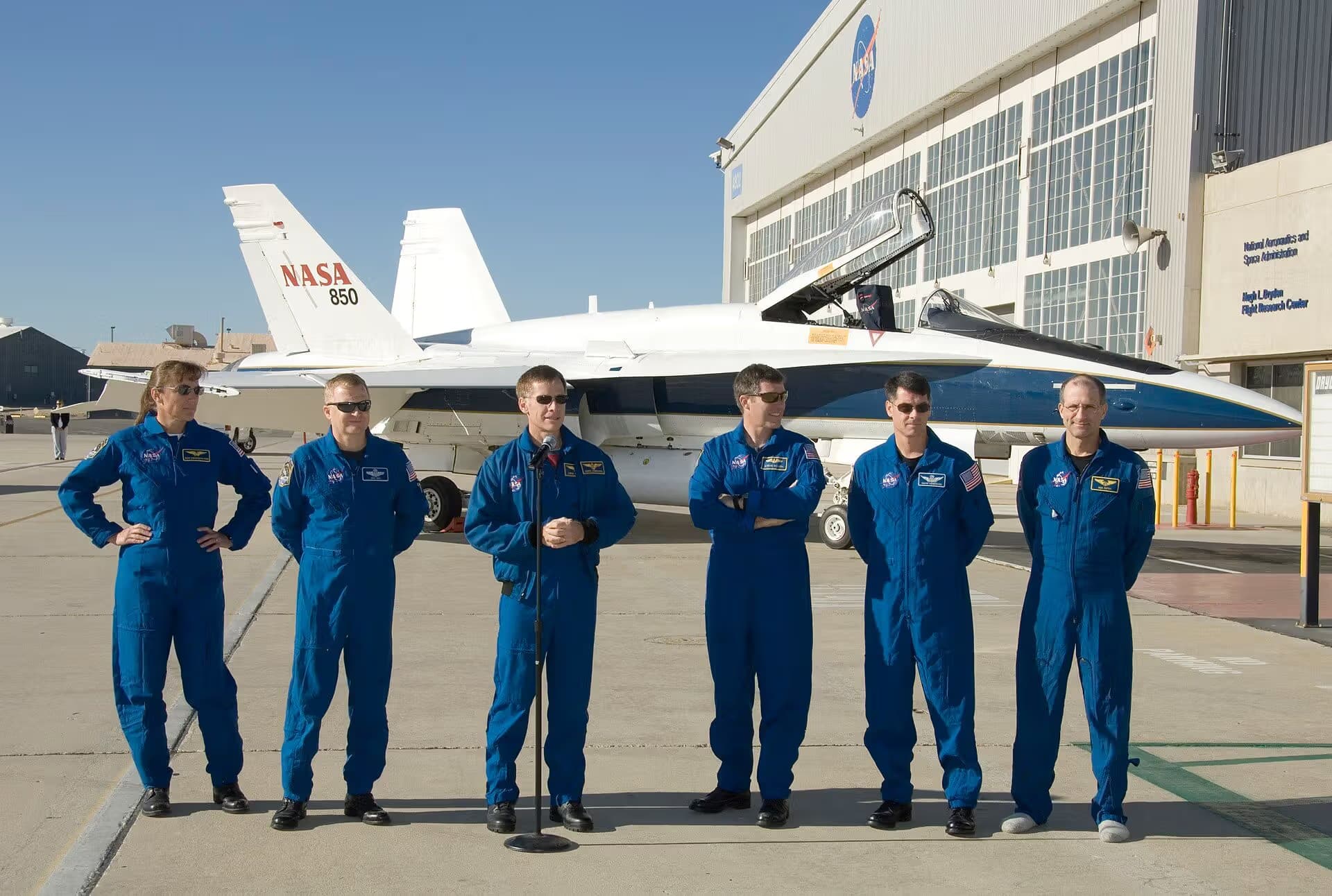 N850NA — Aircraft at Edwards Air Force Base