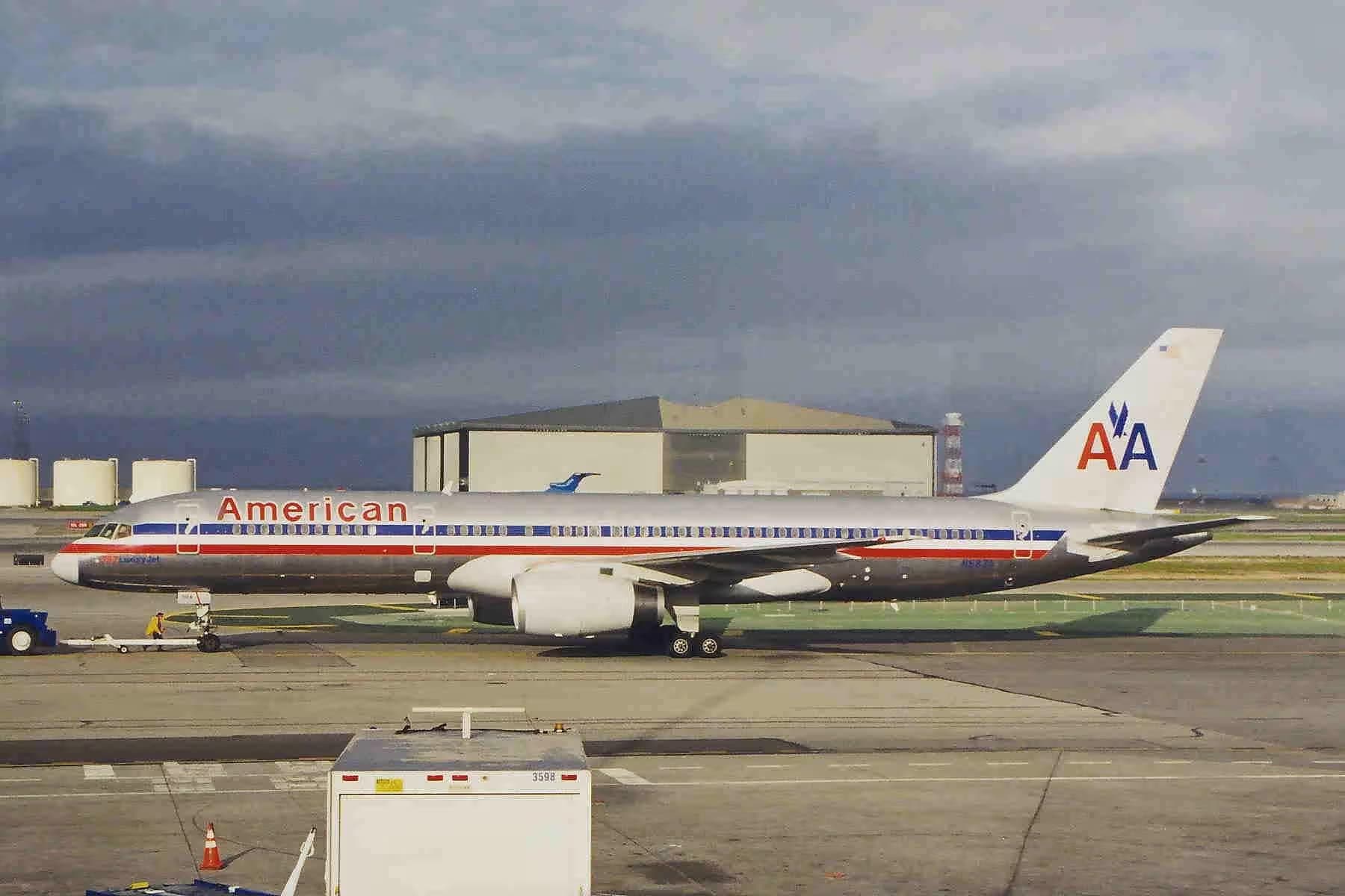 N683A — Twin-engine aircraft