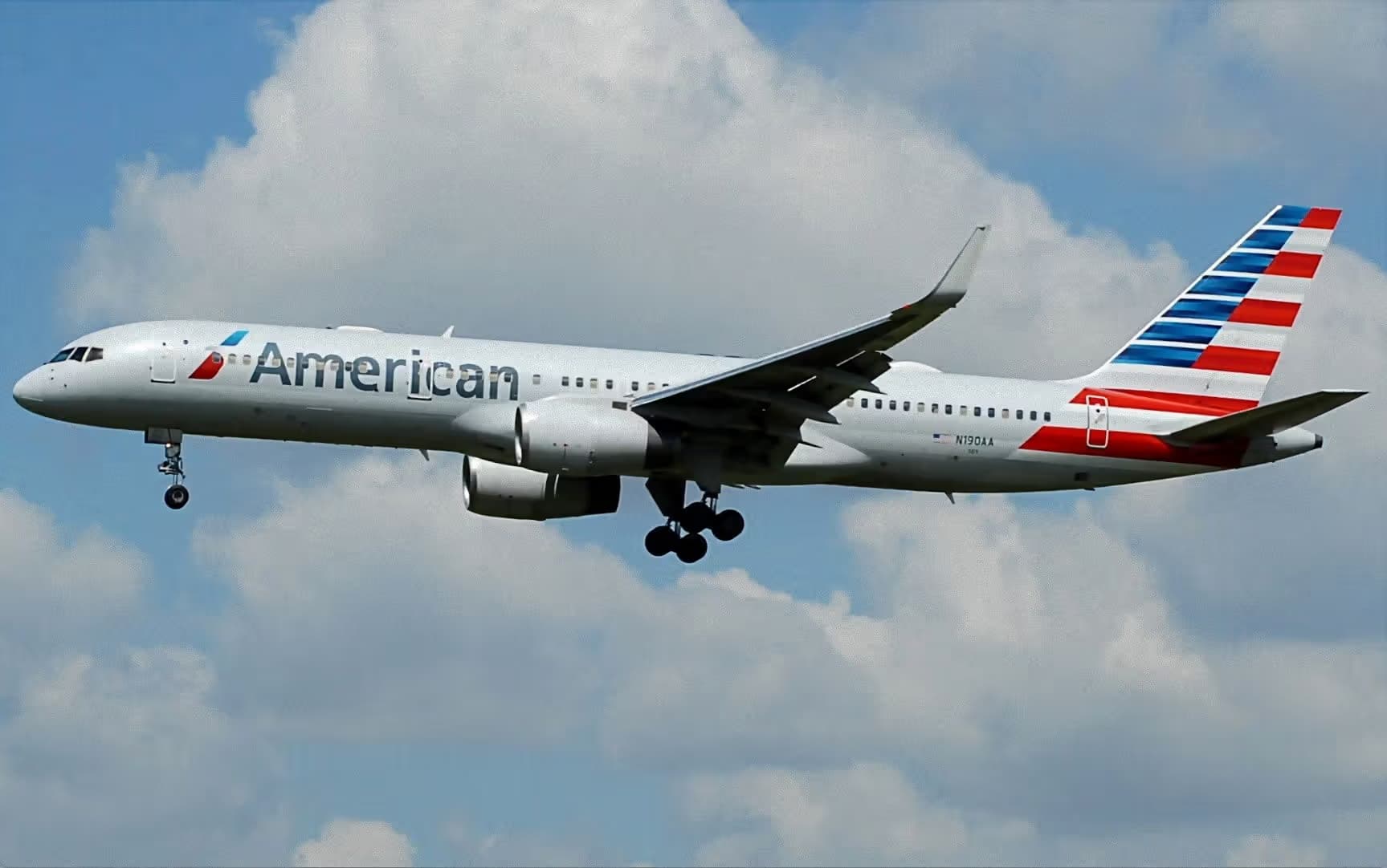 N190AA — Boeing