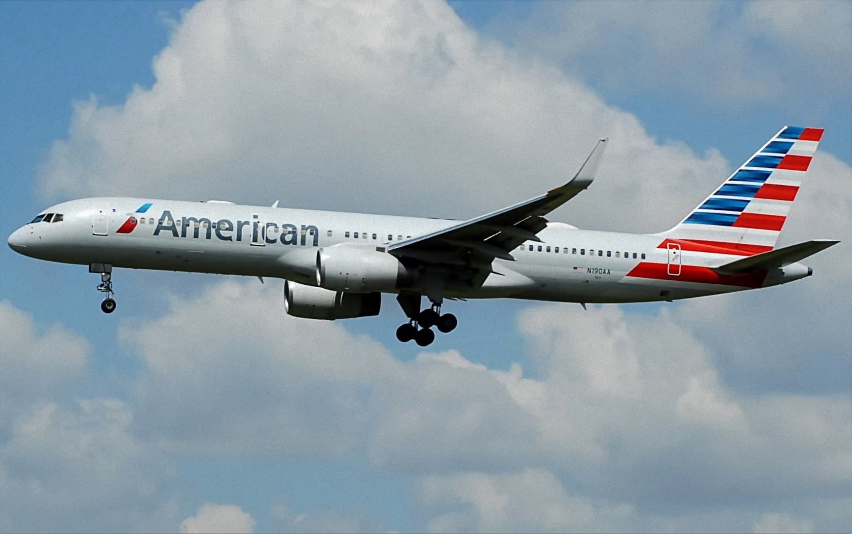 N190AA — Boeing