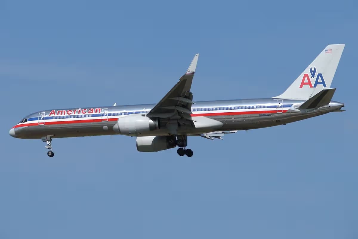 N686AA — Boeing
