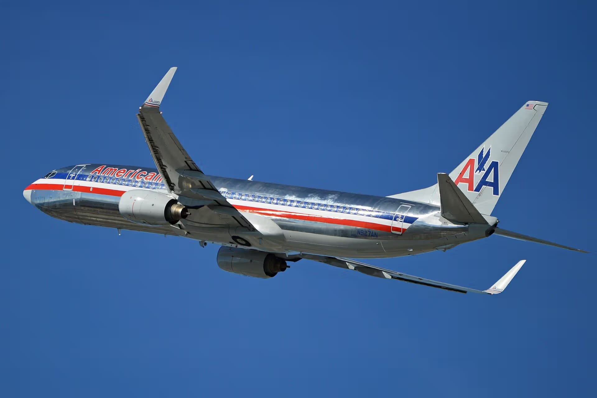 N927AN — Twin-engine aircraft