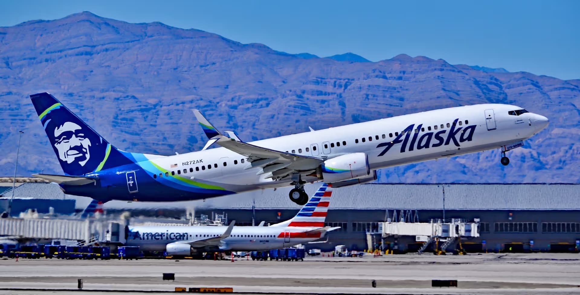N272AK — Boeing
