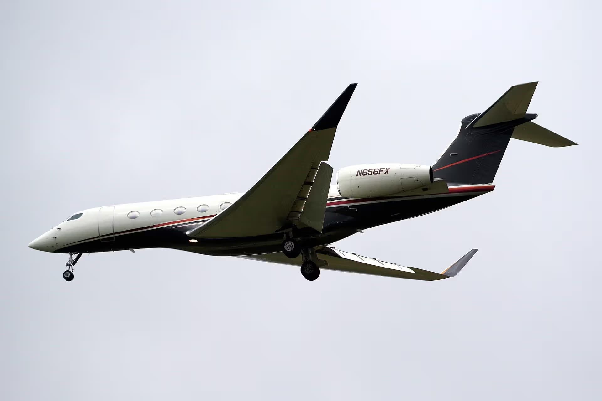 N656FX — Business jet