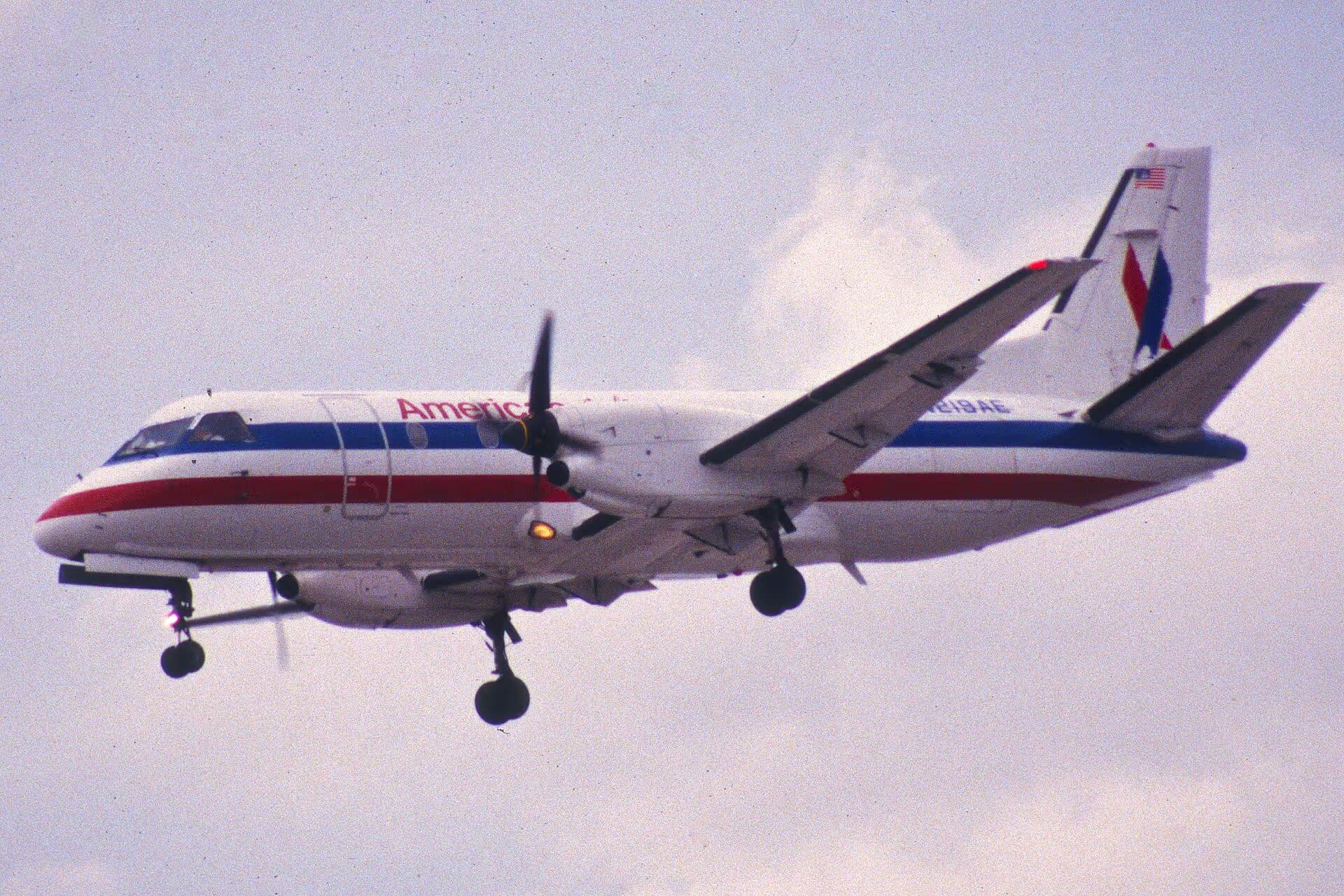 N218AE — Twin-engine aircraft