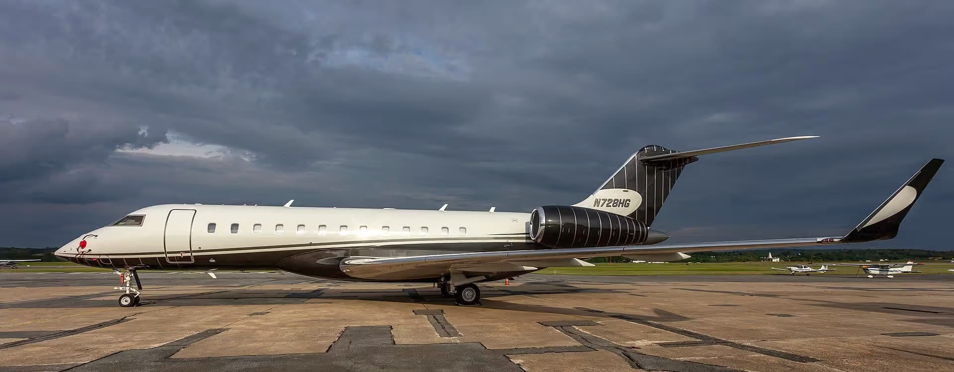 N728HG — Business jet