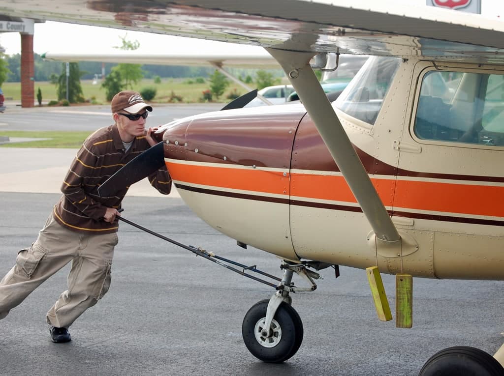 N45588 — Single-engine aircraft