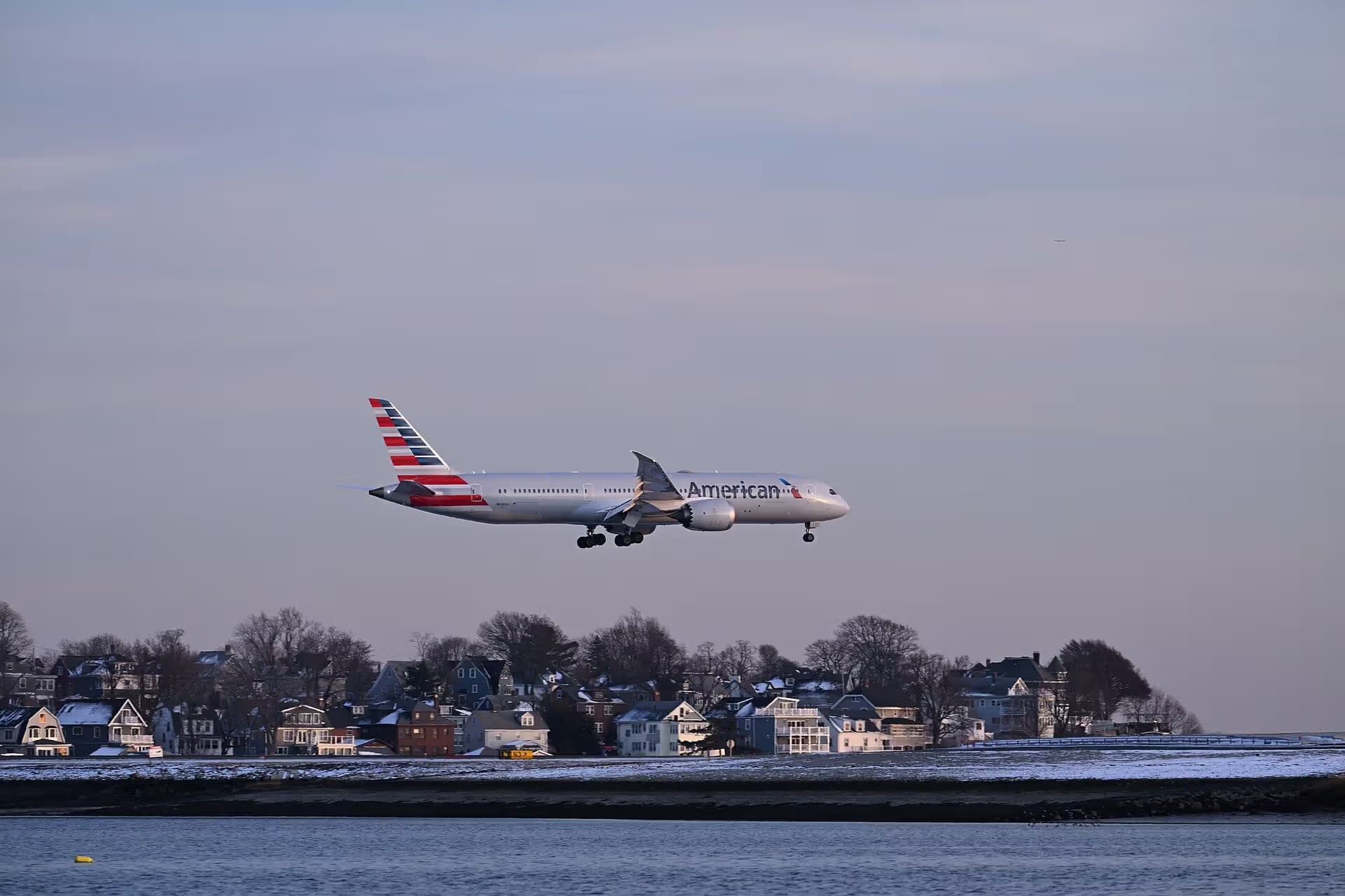 N838AA — Twin-engine aircraft