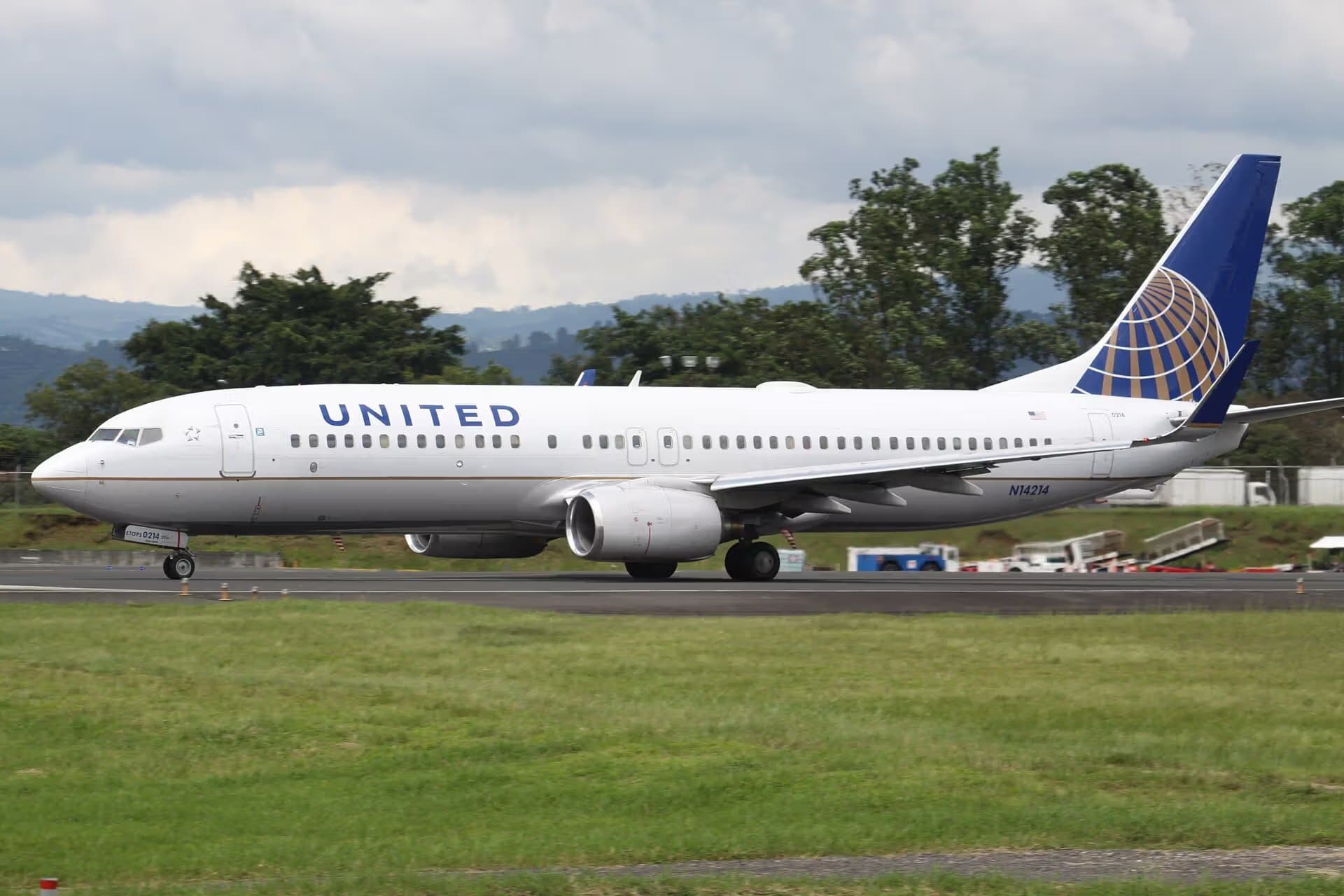 N14214 — Boeing