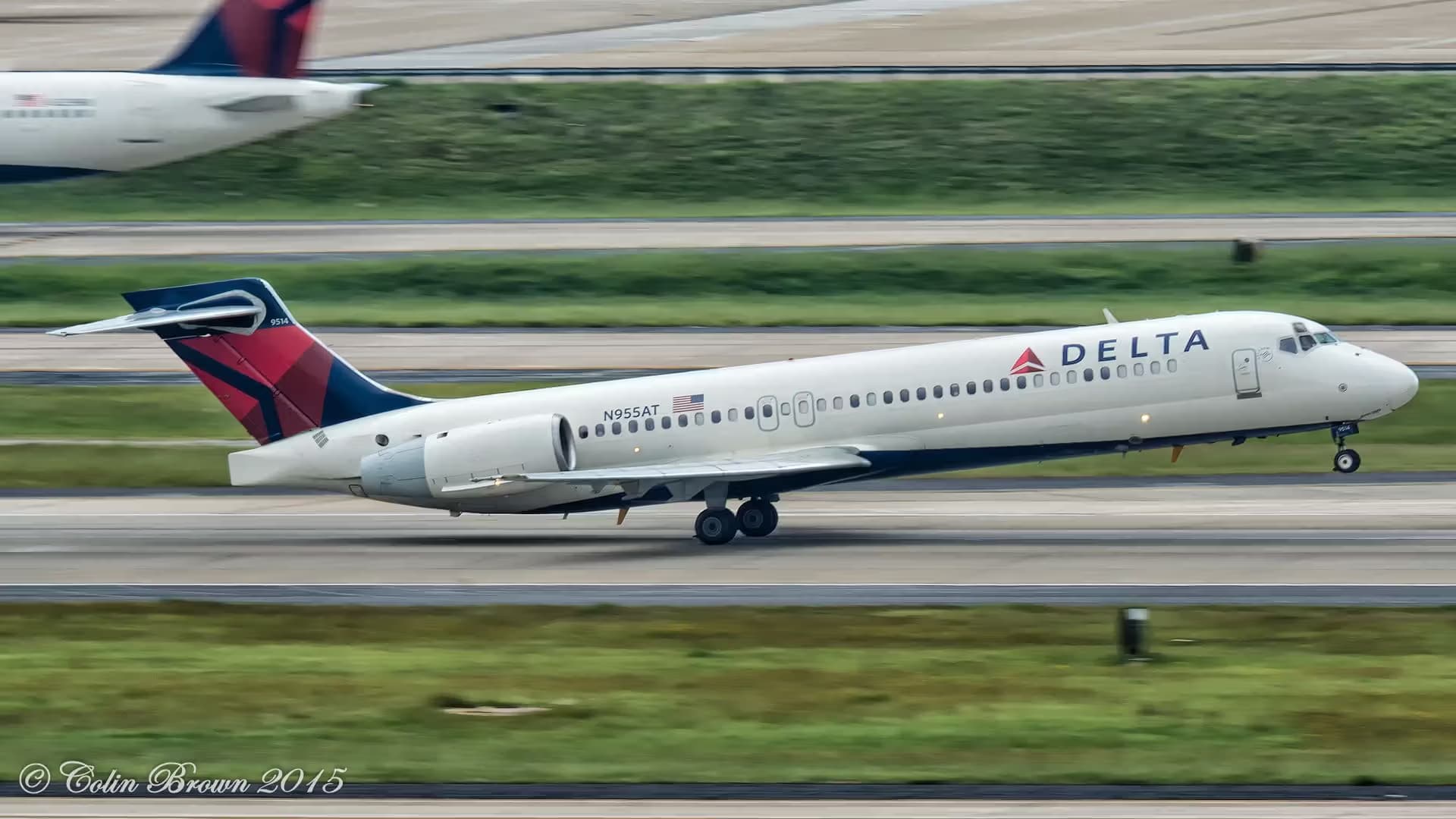 N955AT — Twin-engine aircraft