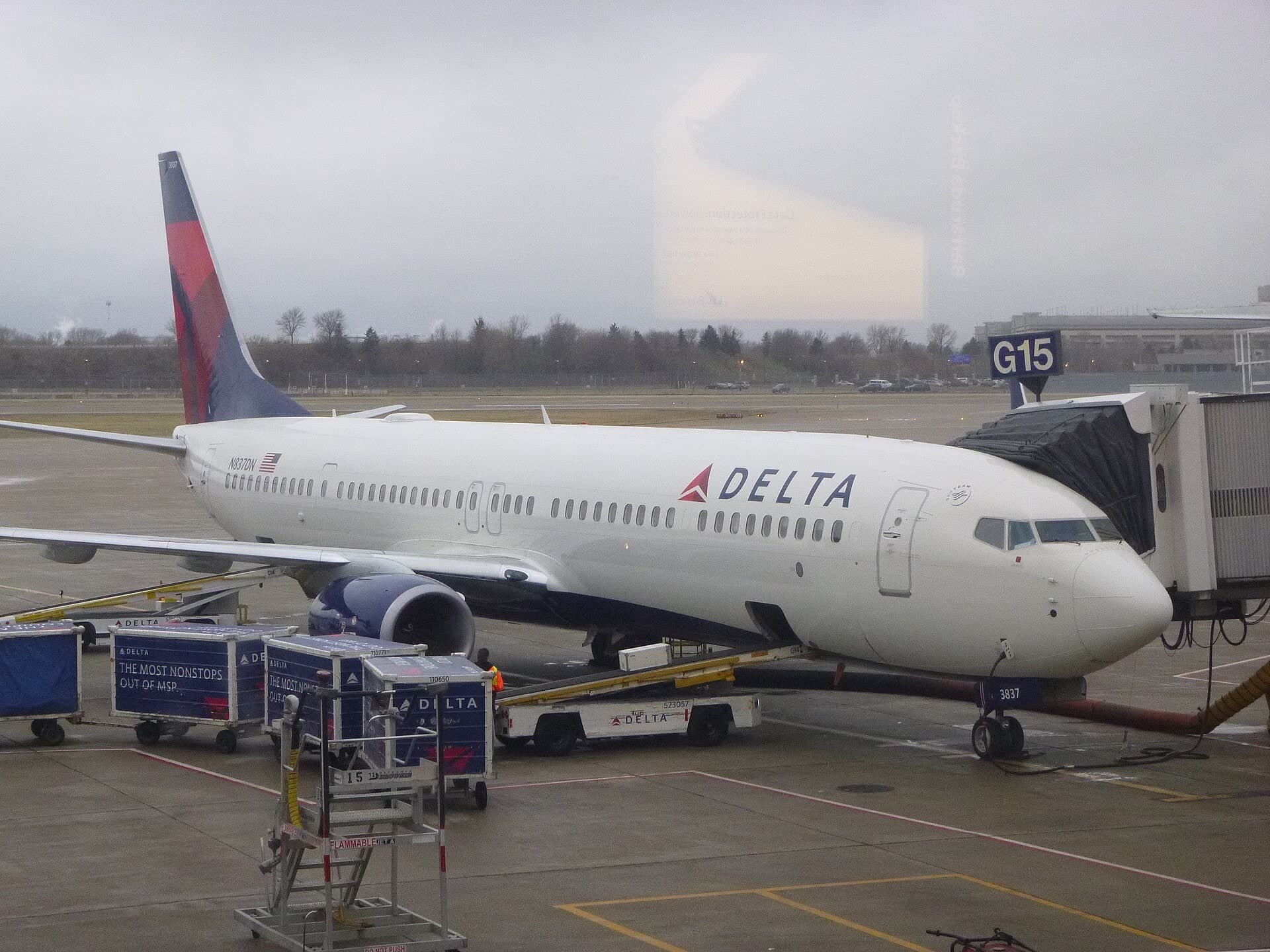 N837DN — Twin-engine aircraft