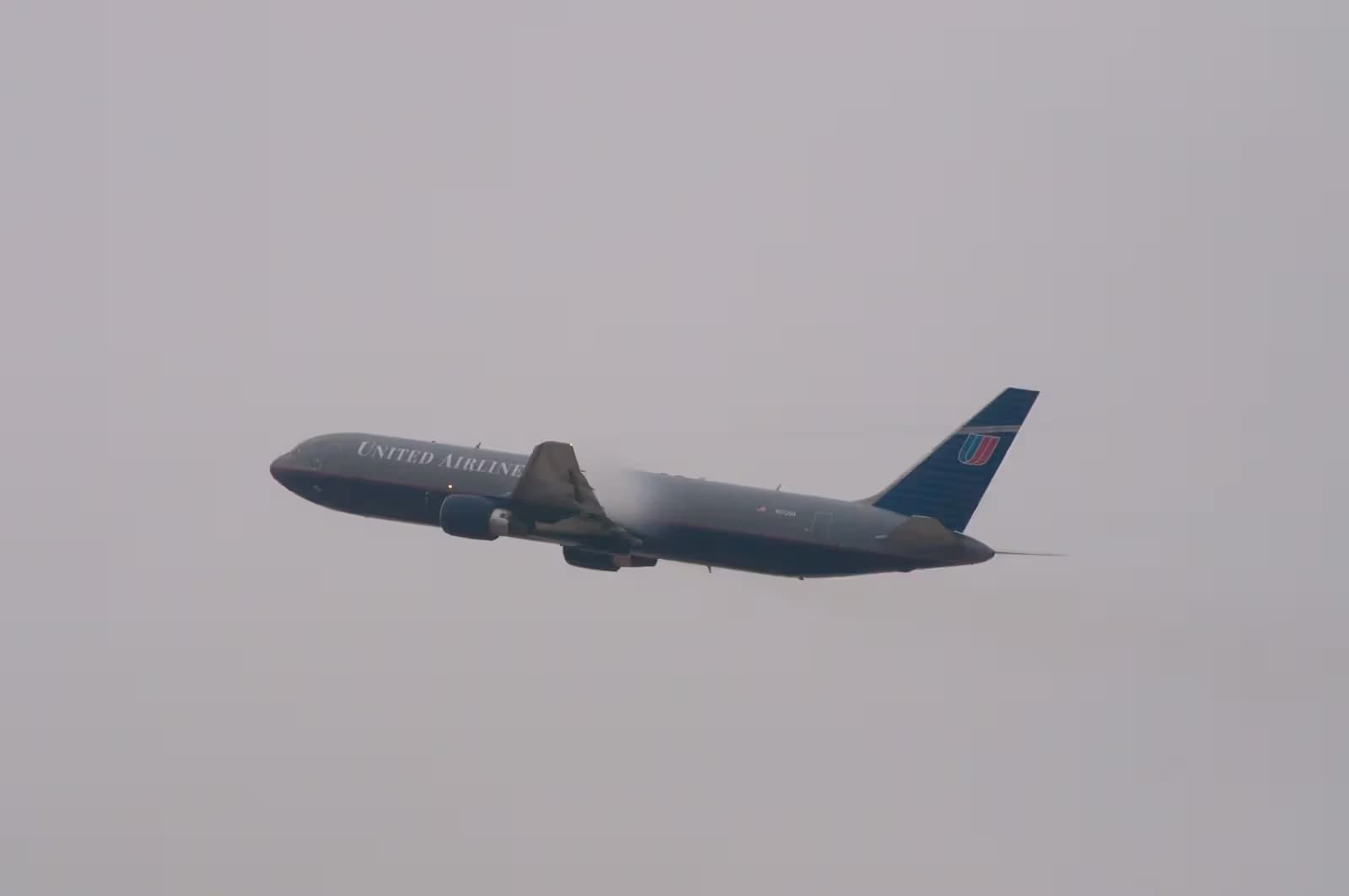 N672UA — Boeing