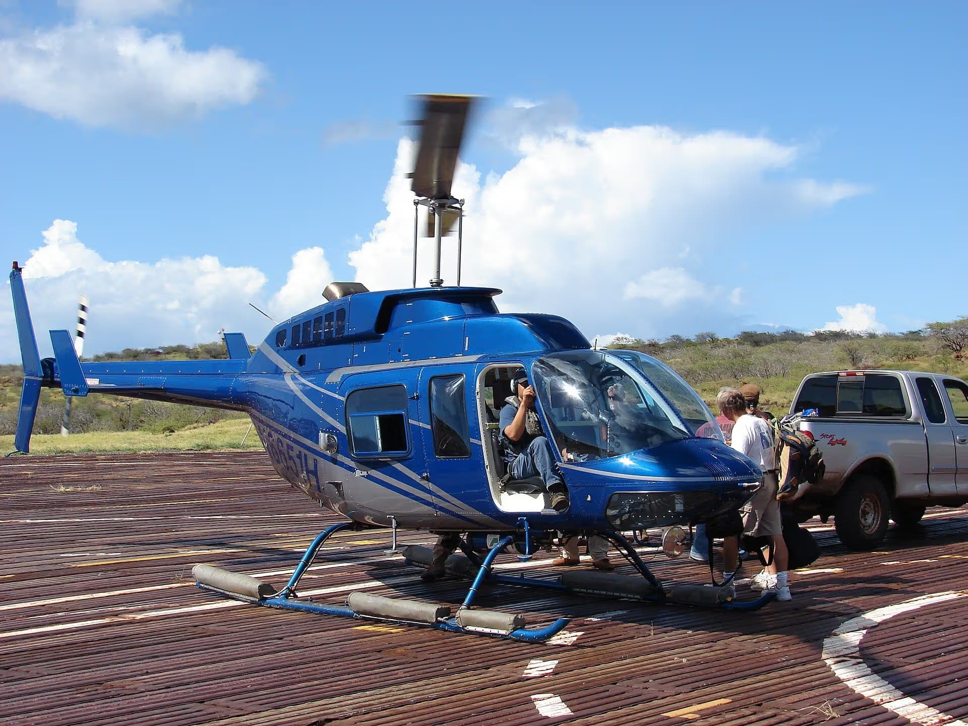 N6651H — Helicopter