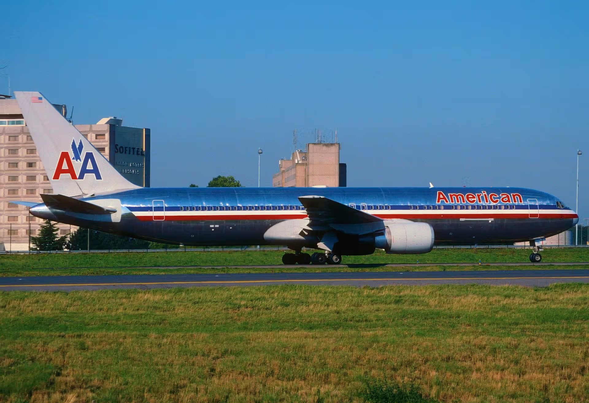 N381AN — Boeing