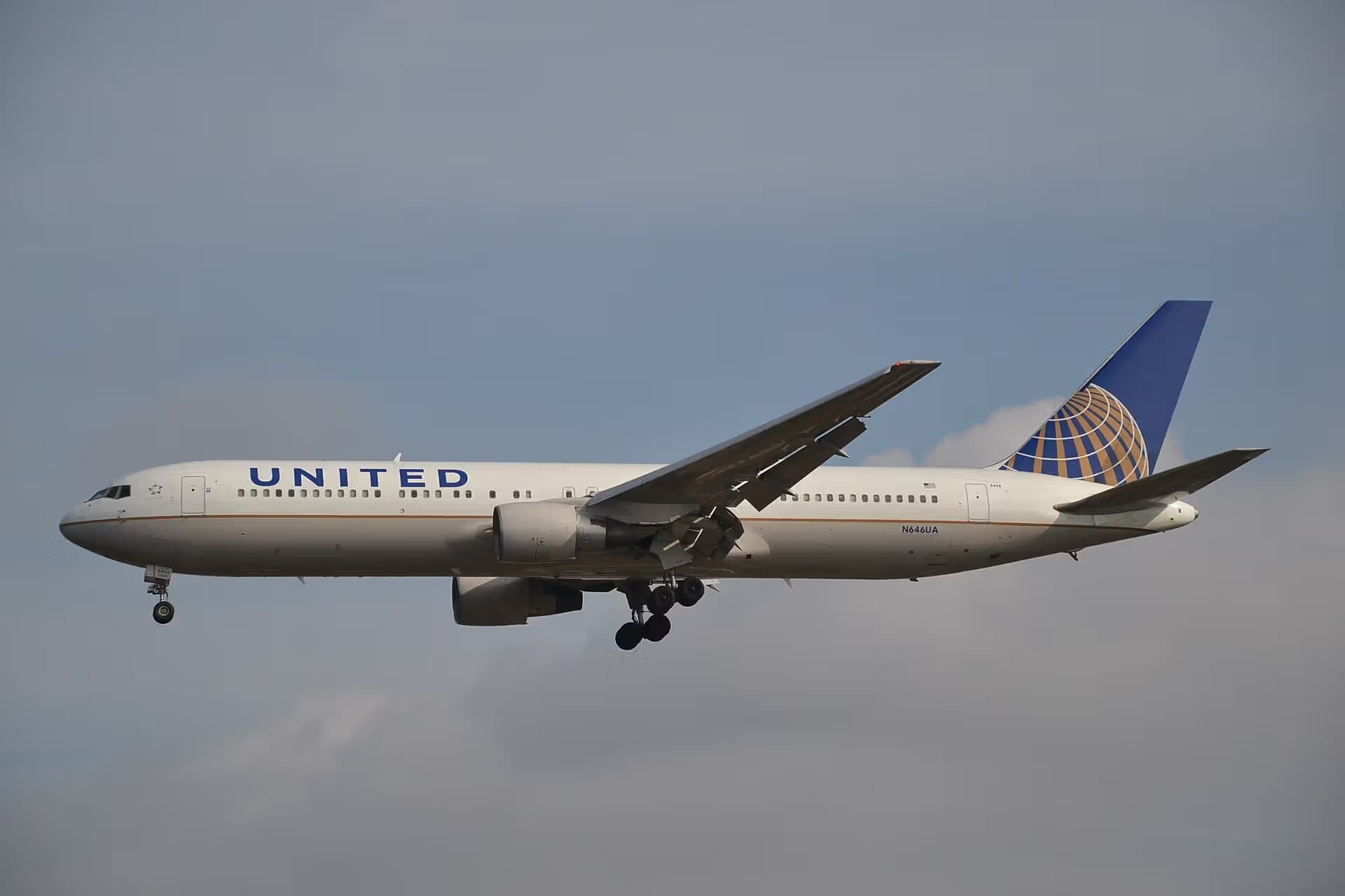 N646UA — Boeing