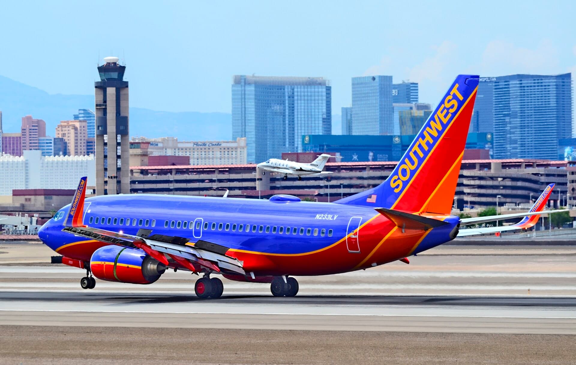 N233LV — Boeing