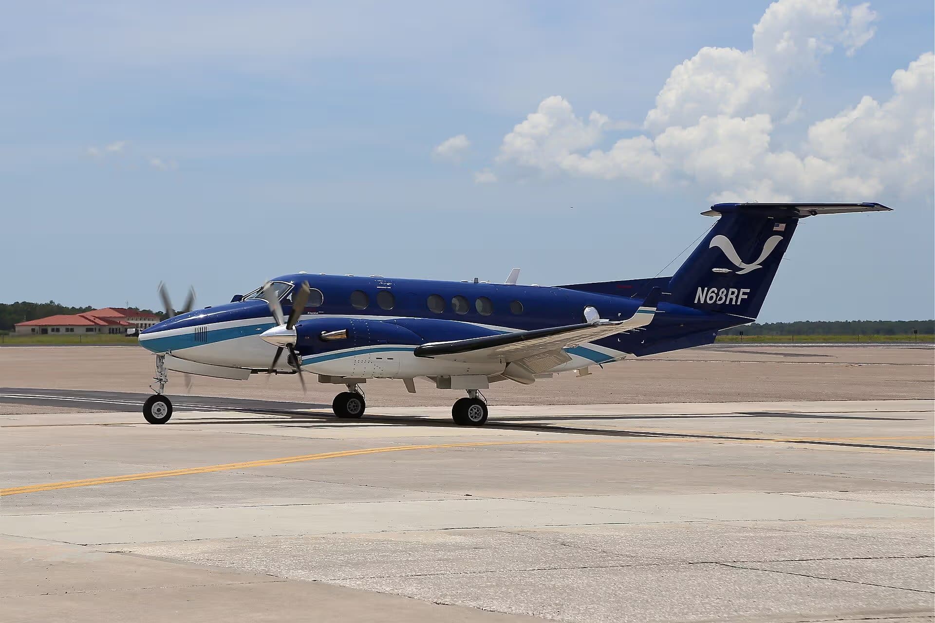 N68RF — Beechcraft