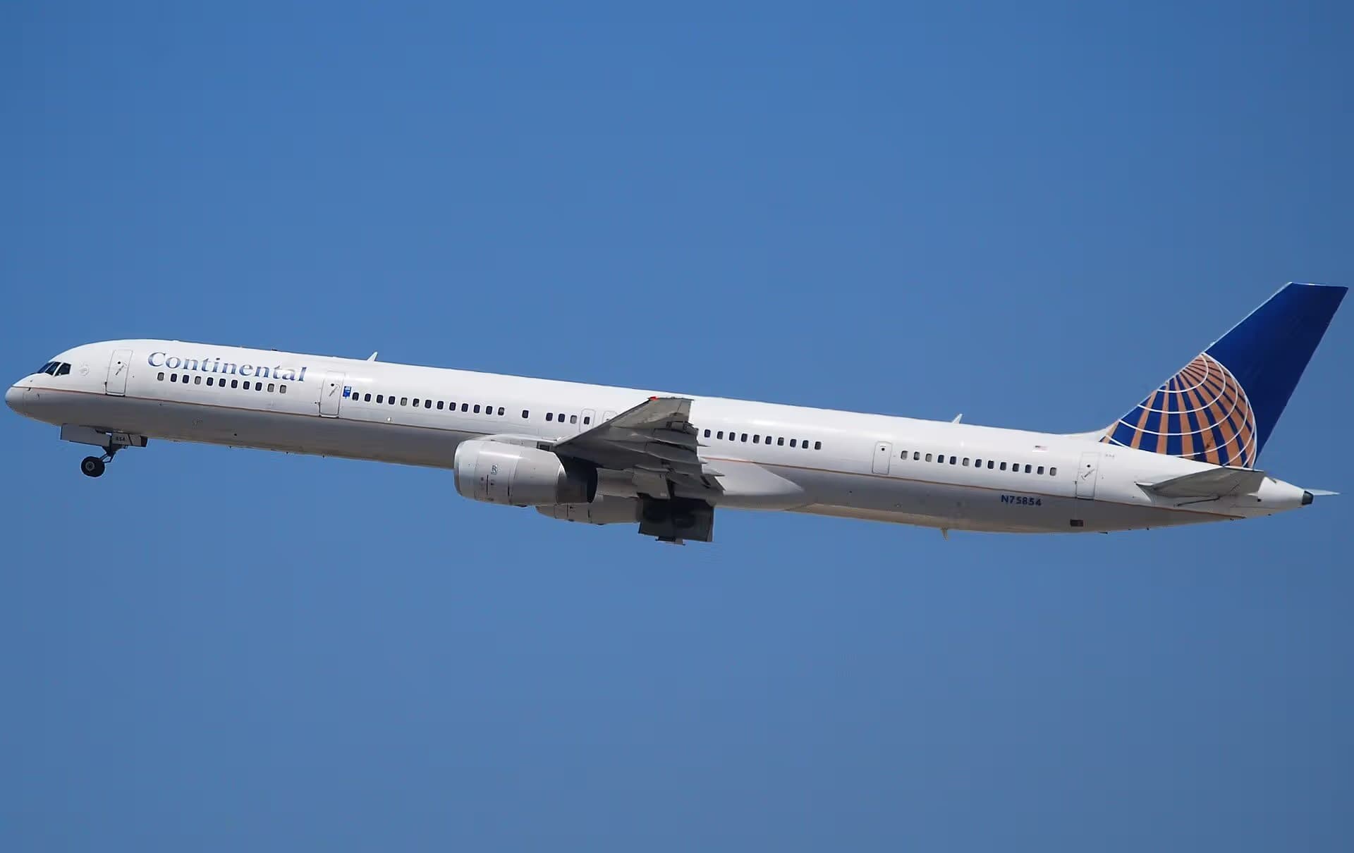 N75854 — Boeing