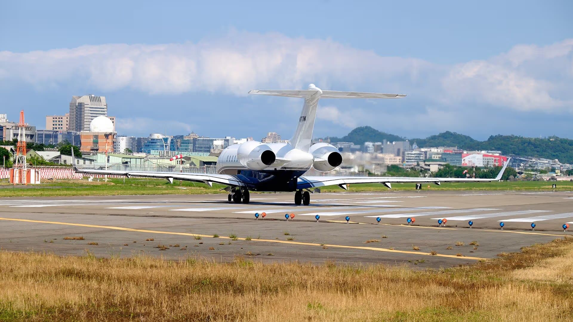 N717MK — Business jet