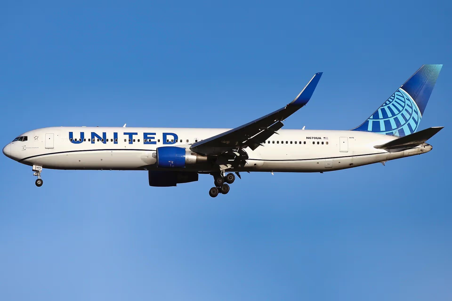N670UA — Boeing