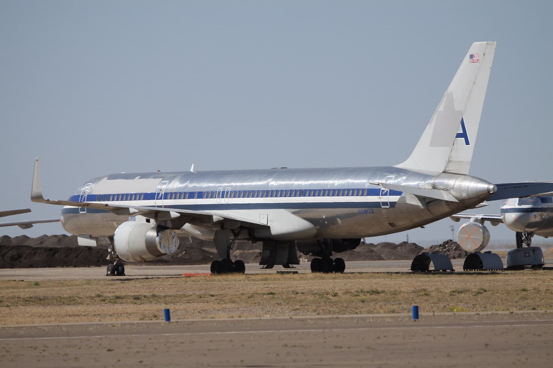N681AA — Boeing