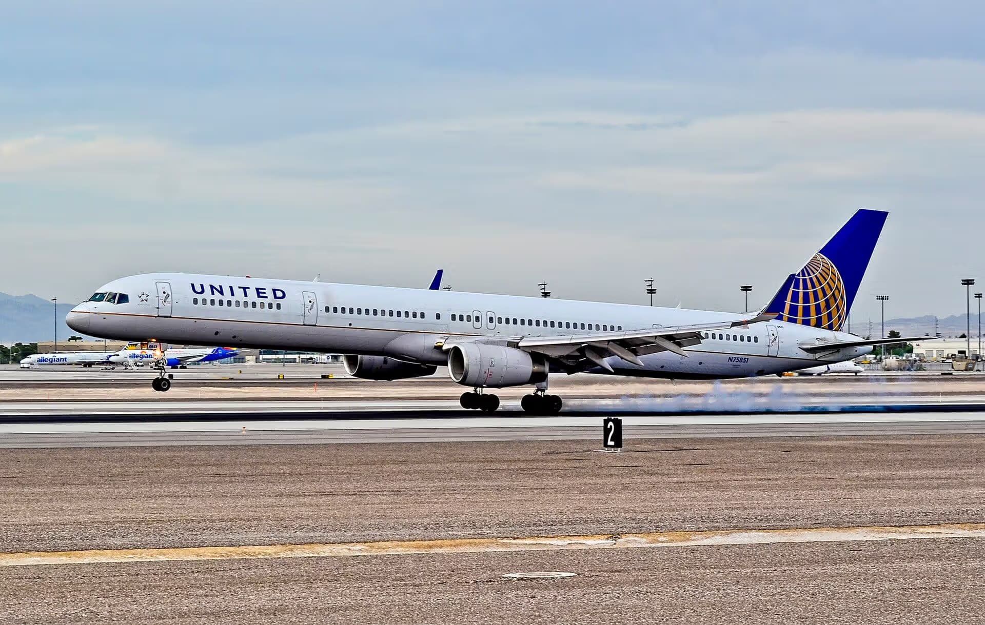N75851 — Boeing