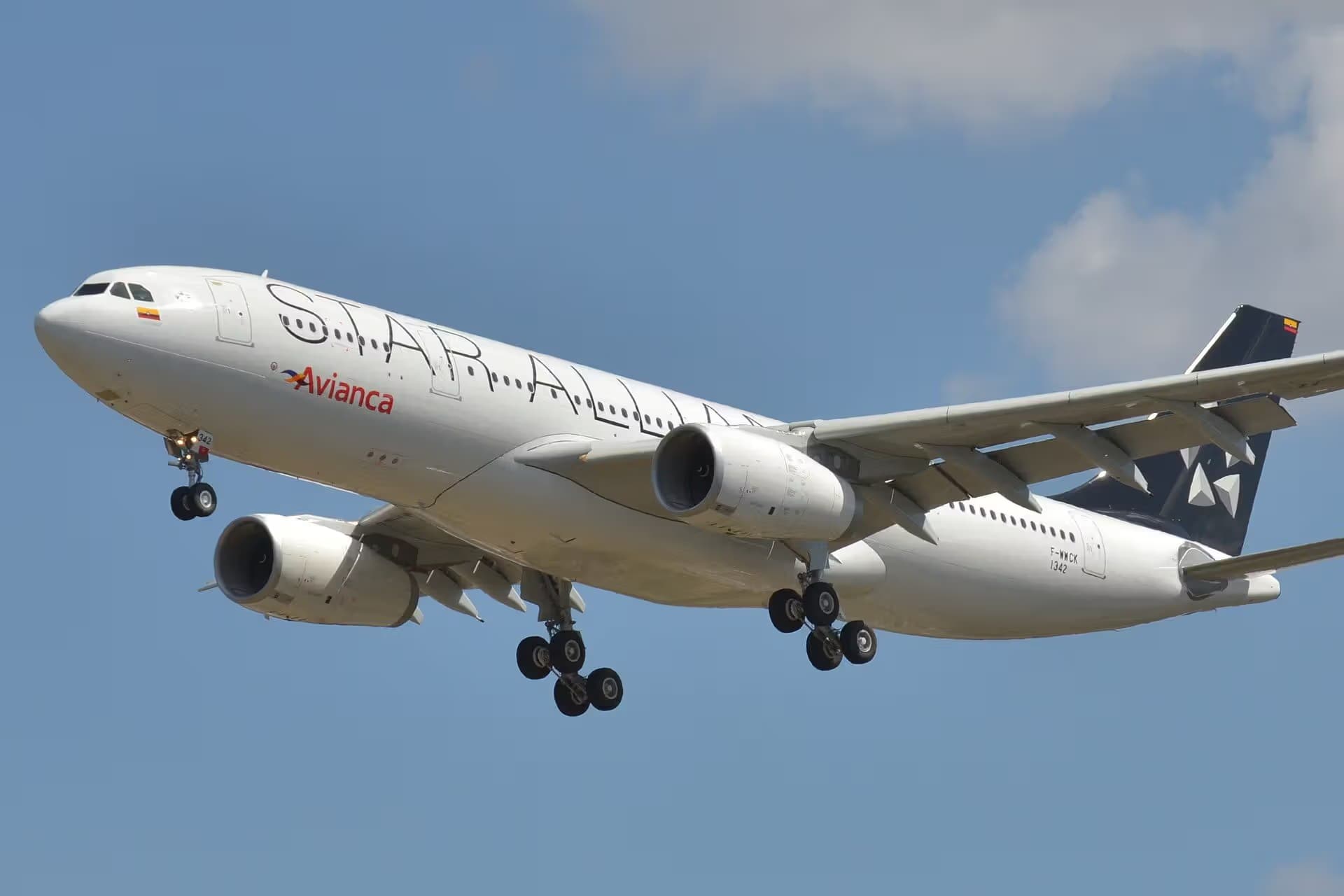 N342AV — Twin-engine aircraft