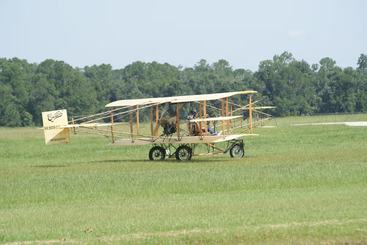 Unidentified — Aircraft