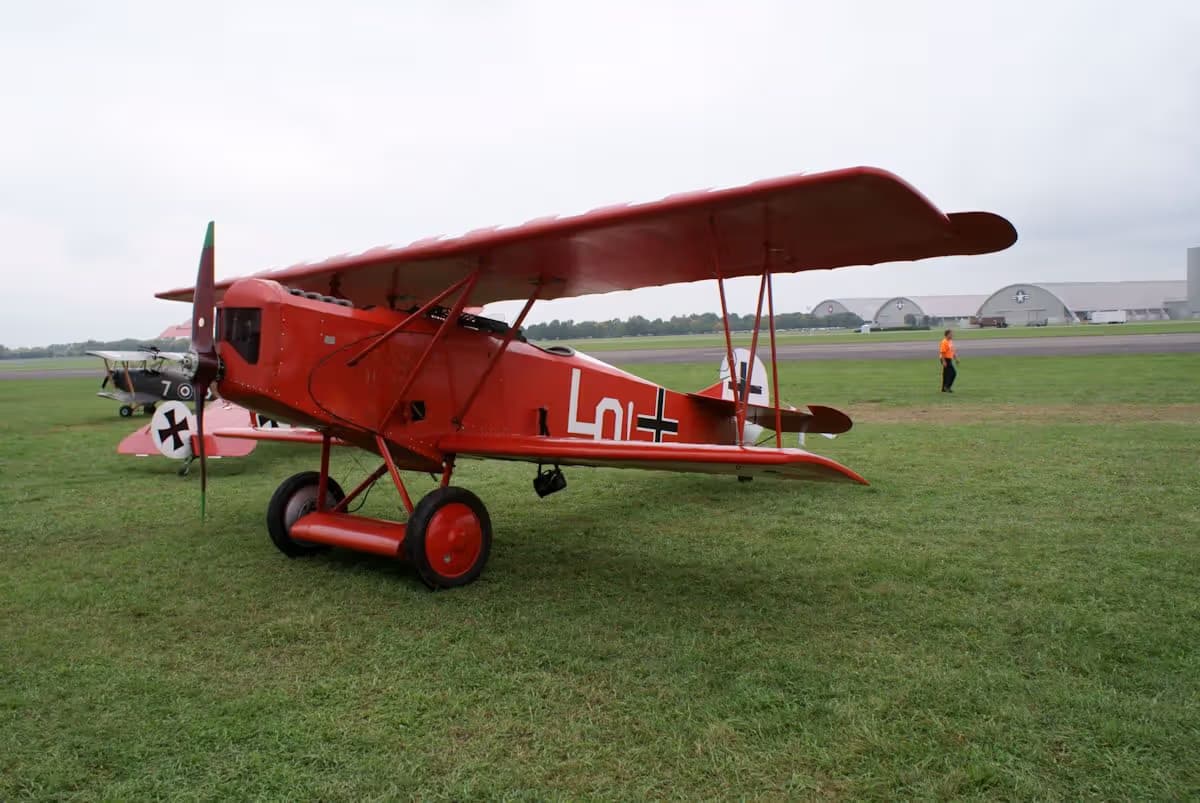 Unidentified — Single-engine aircraft