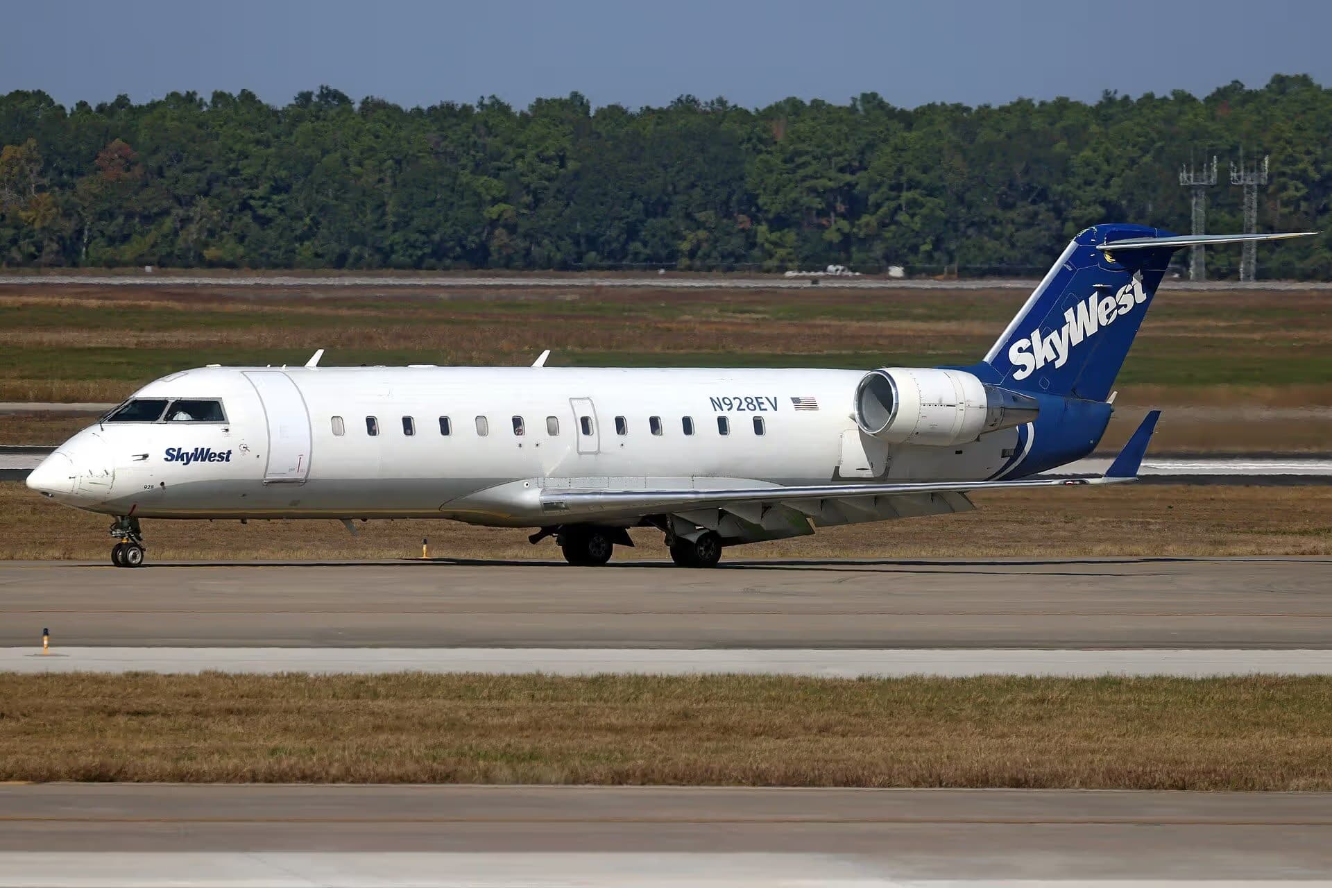 N928EV — Twin-engine aircraft