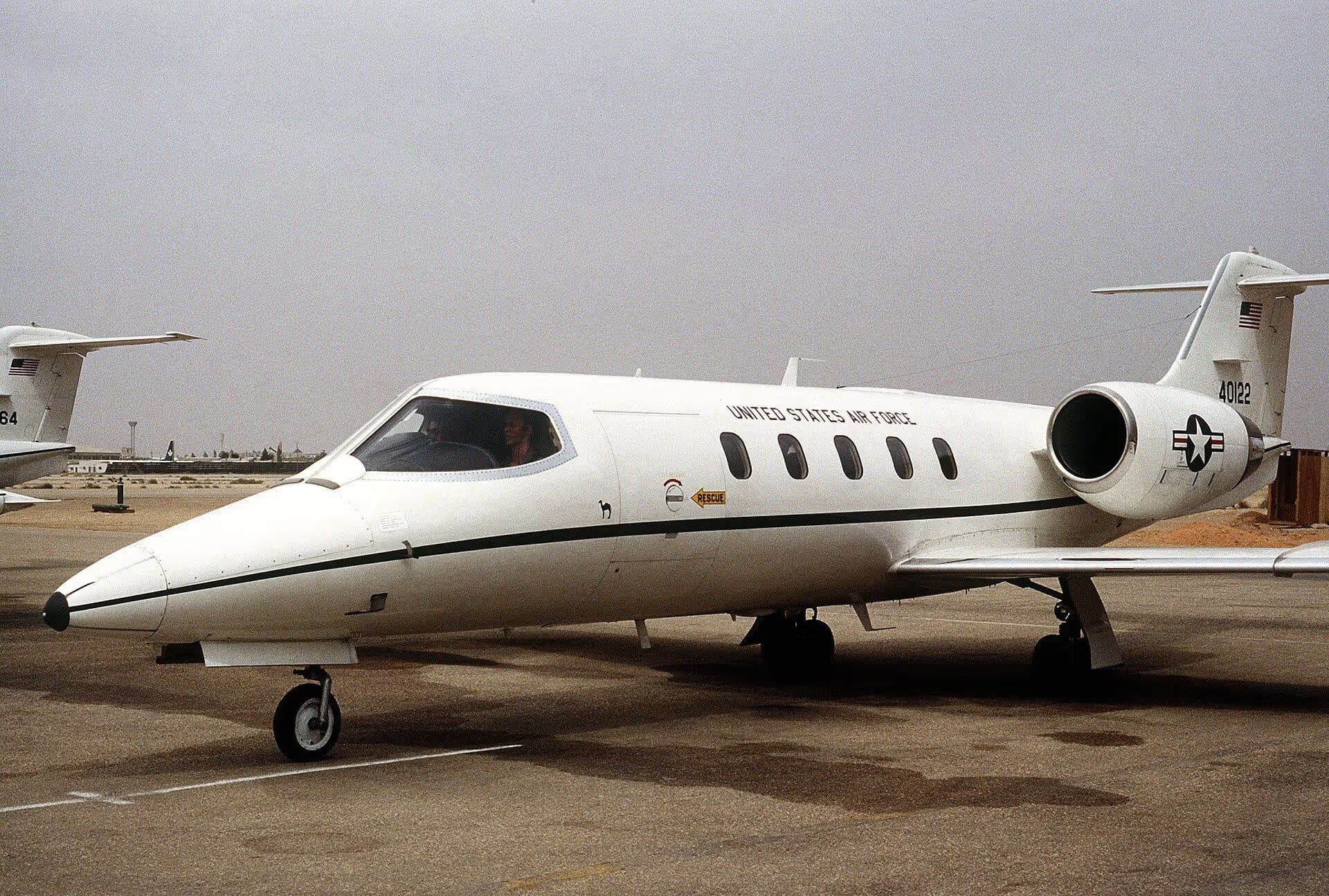Unidentified — Twin-engine aircraft