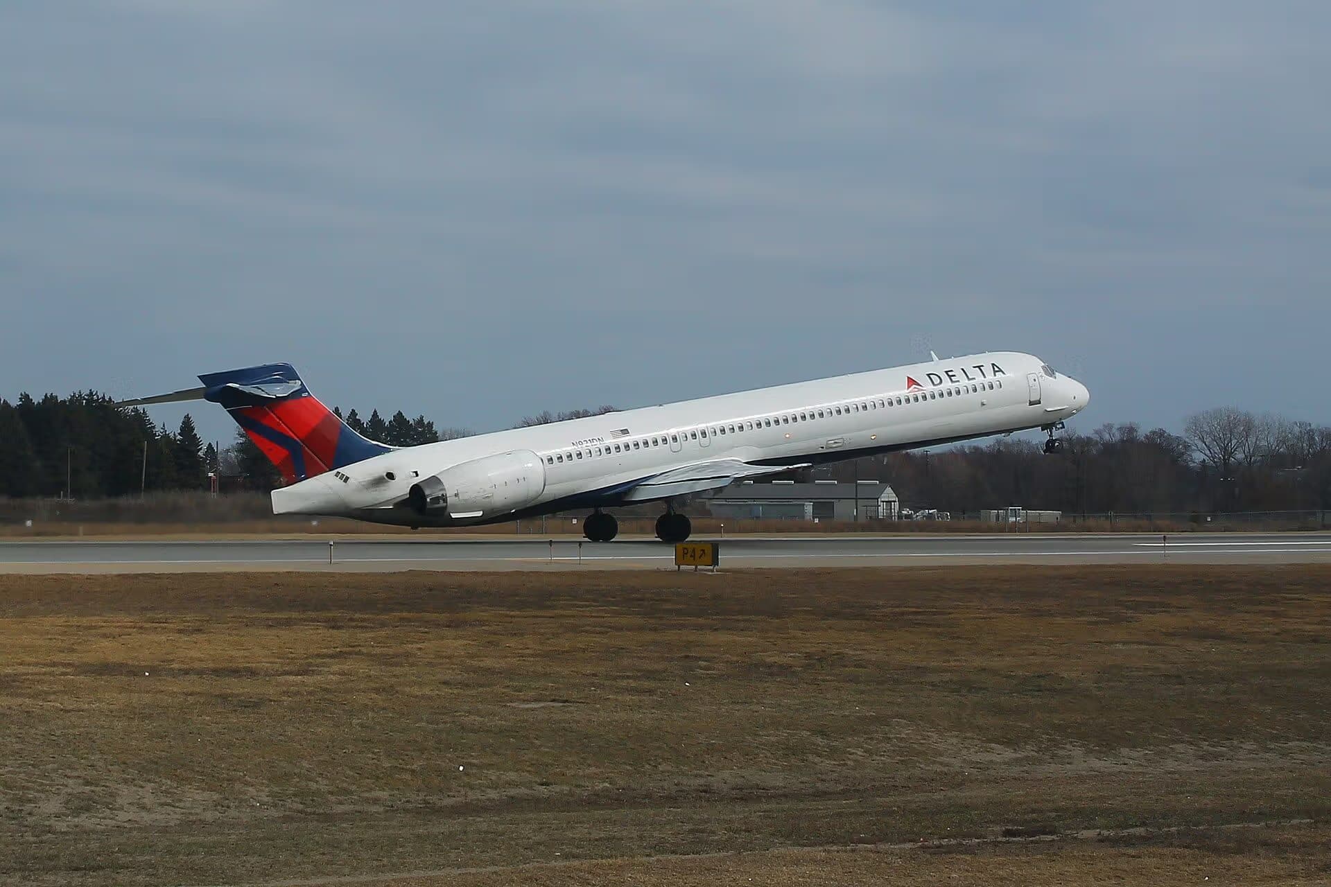 N921DN — Douglas