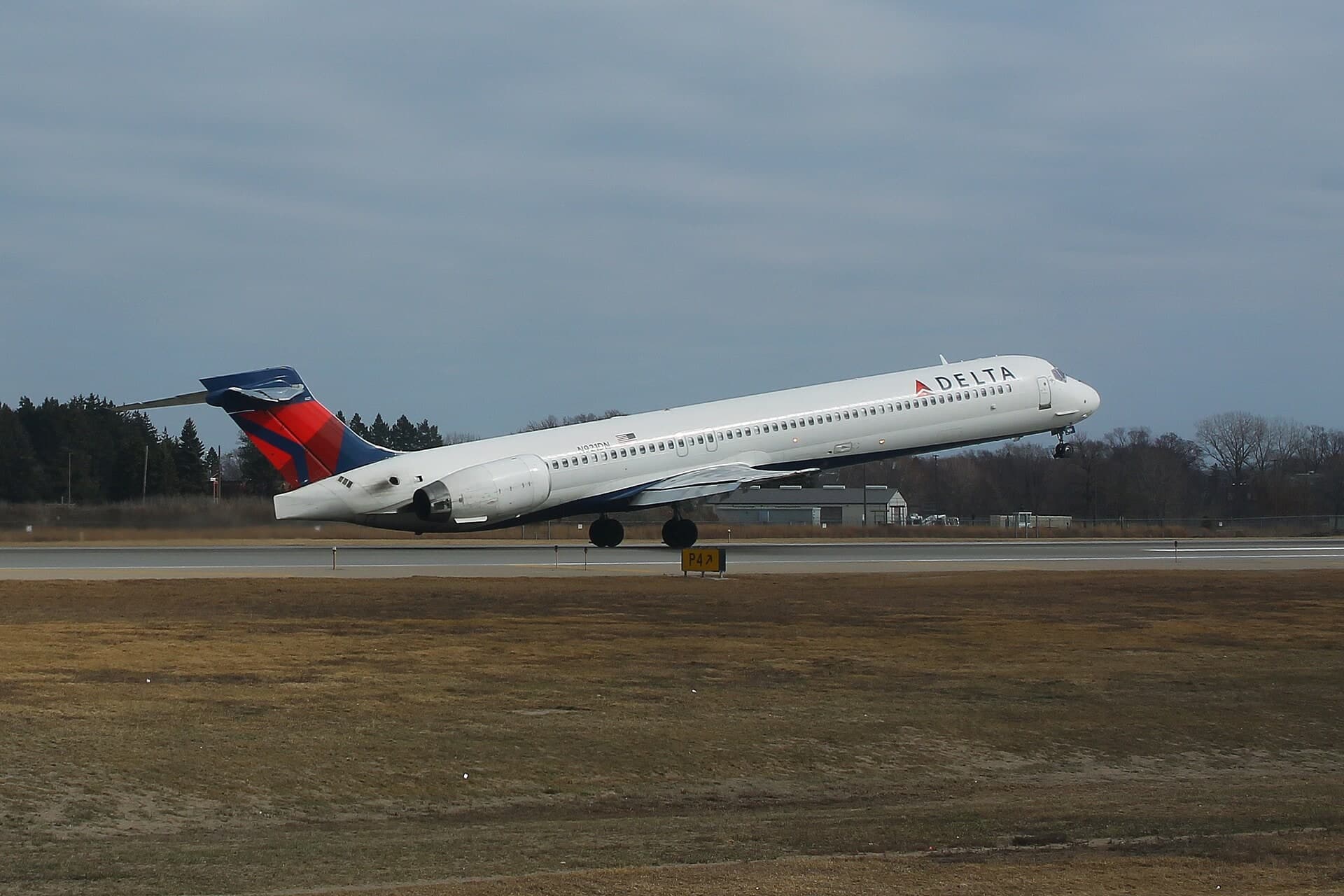 N921DN — Douglas