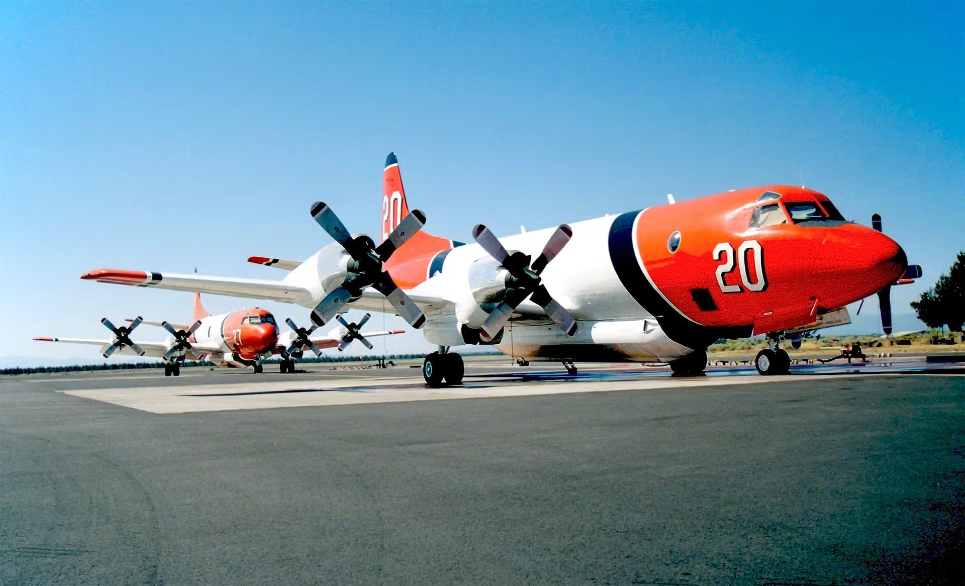 N920AU — Lockheed
