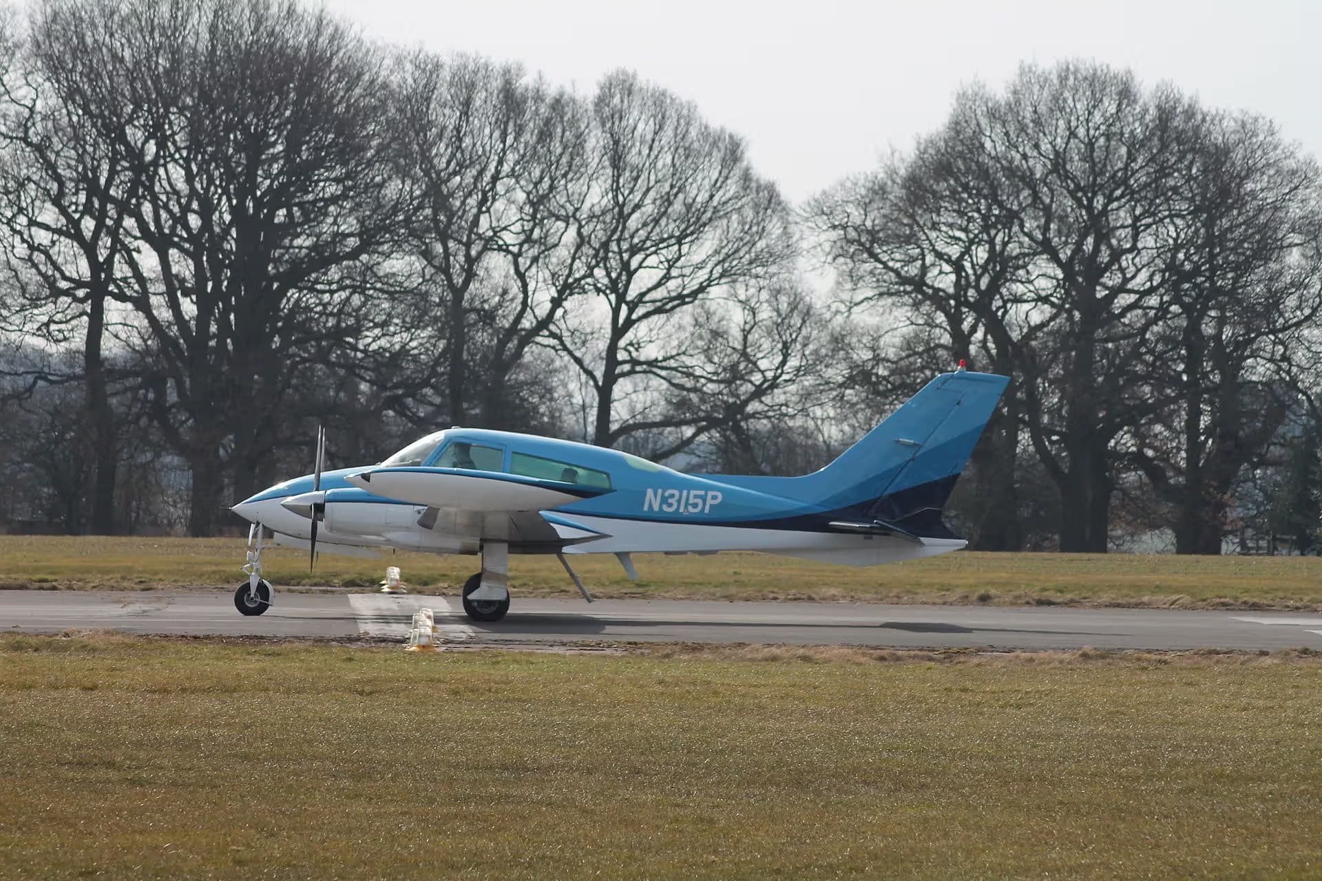N315P — Twin-engine aircraft