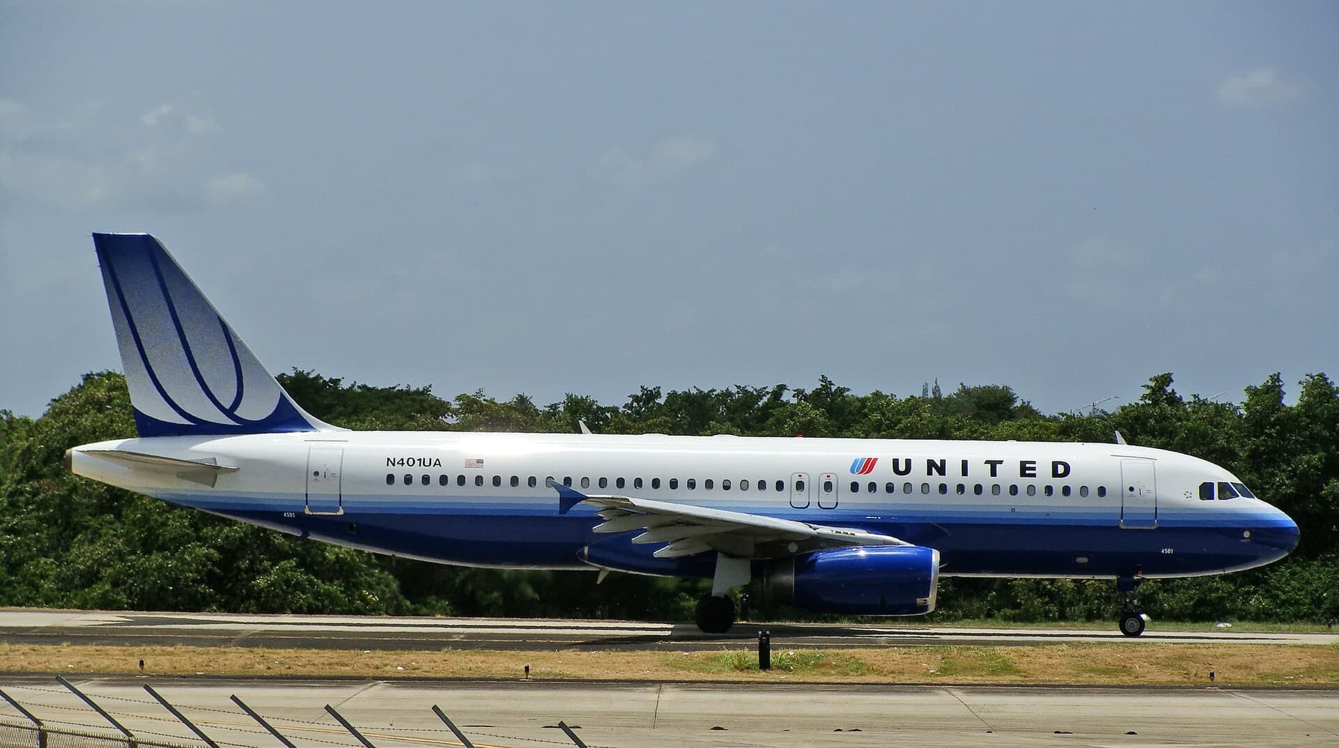N401UA — Airbus