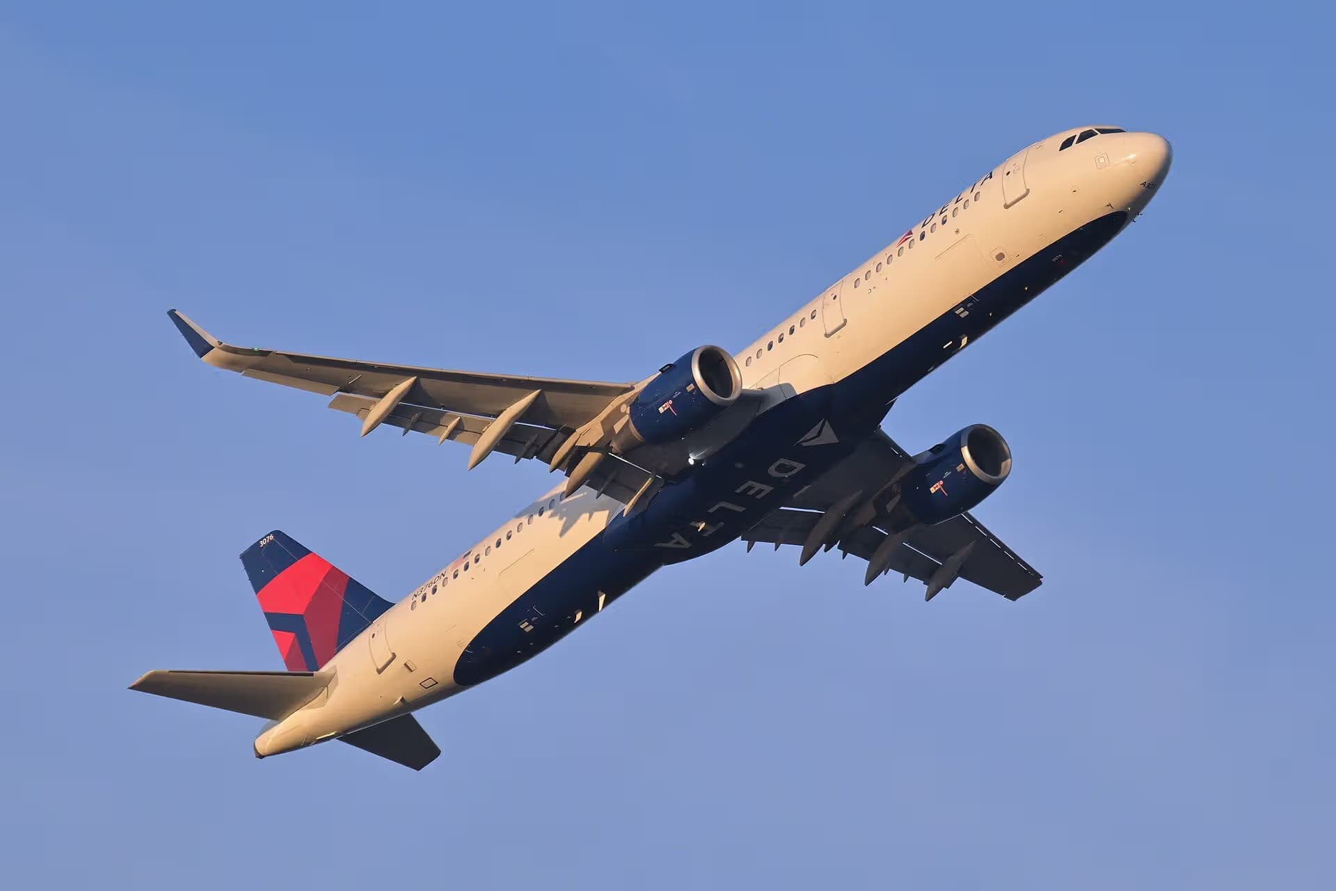 N376DN — Twin-engine aircraft