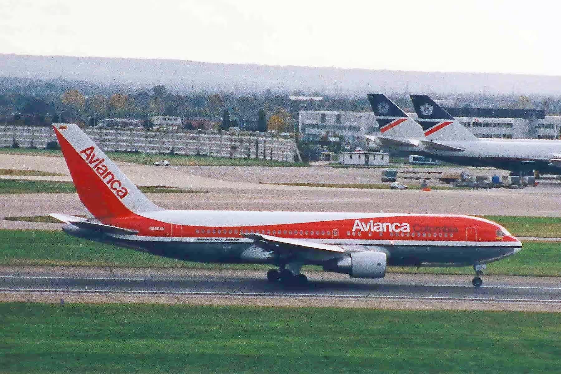 N988AN — Twin-engine aircraft