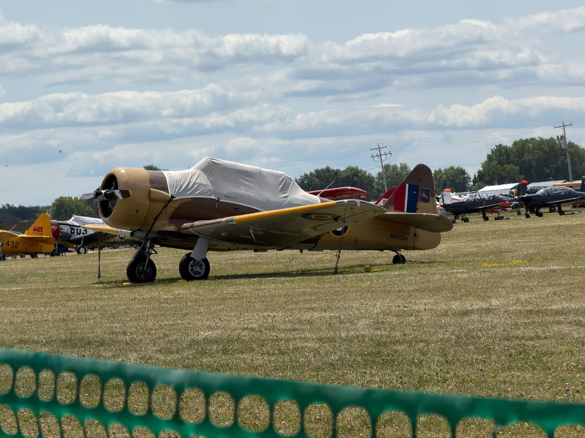 N800SH — 1943 North American AT-6D at Wittman Regional Airport