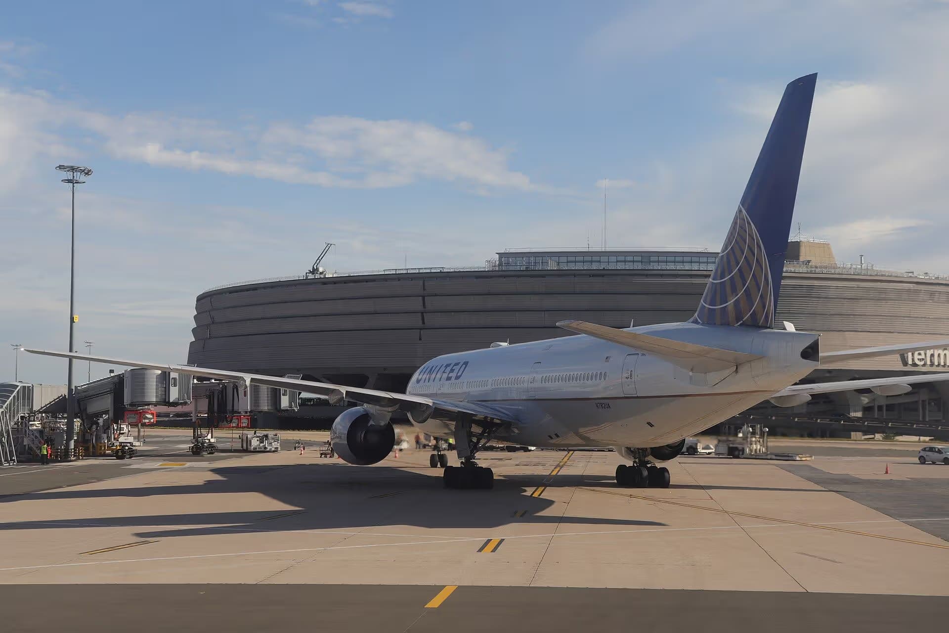 N782UA — Boeing