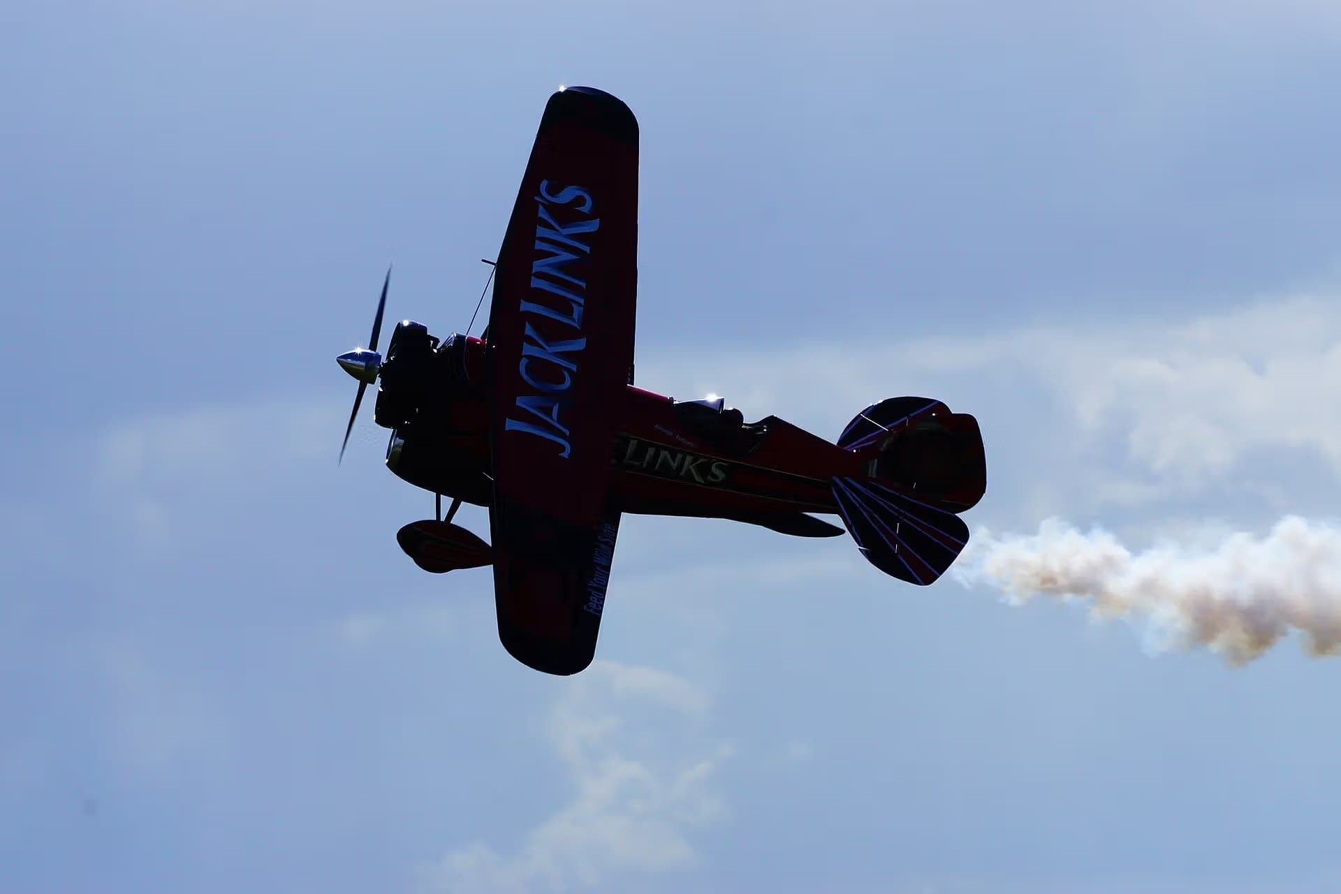 Unidentified — Single-engine aircraft