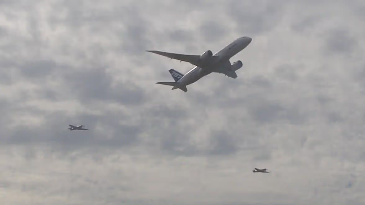 N787BX — Boeing