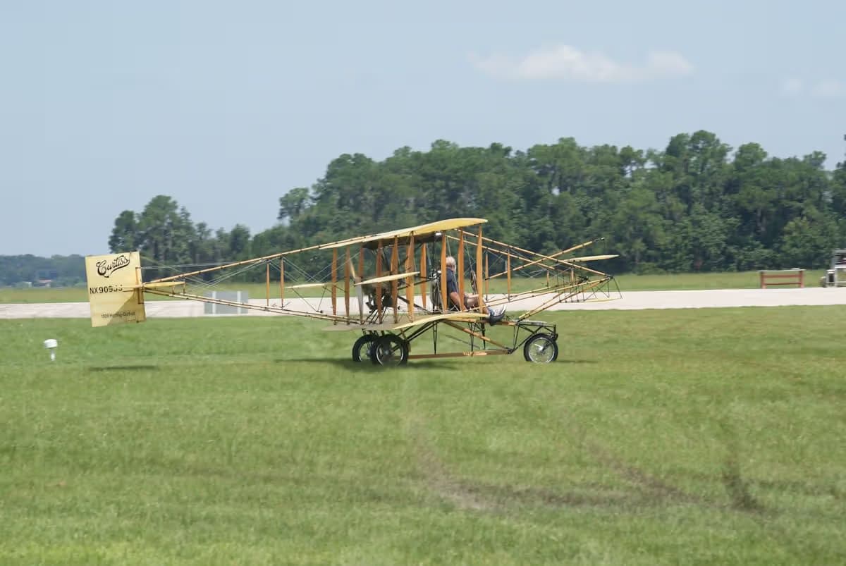 Unidentified — Aircraft