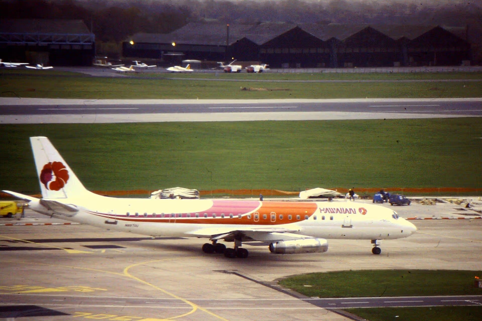 N8970U — Twin-engine aircraft