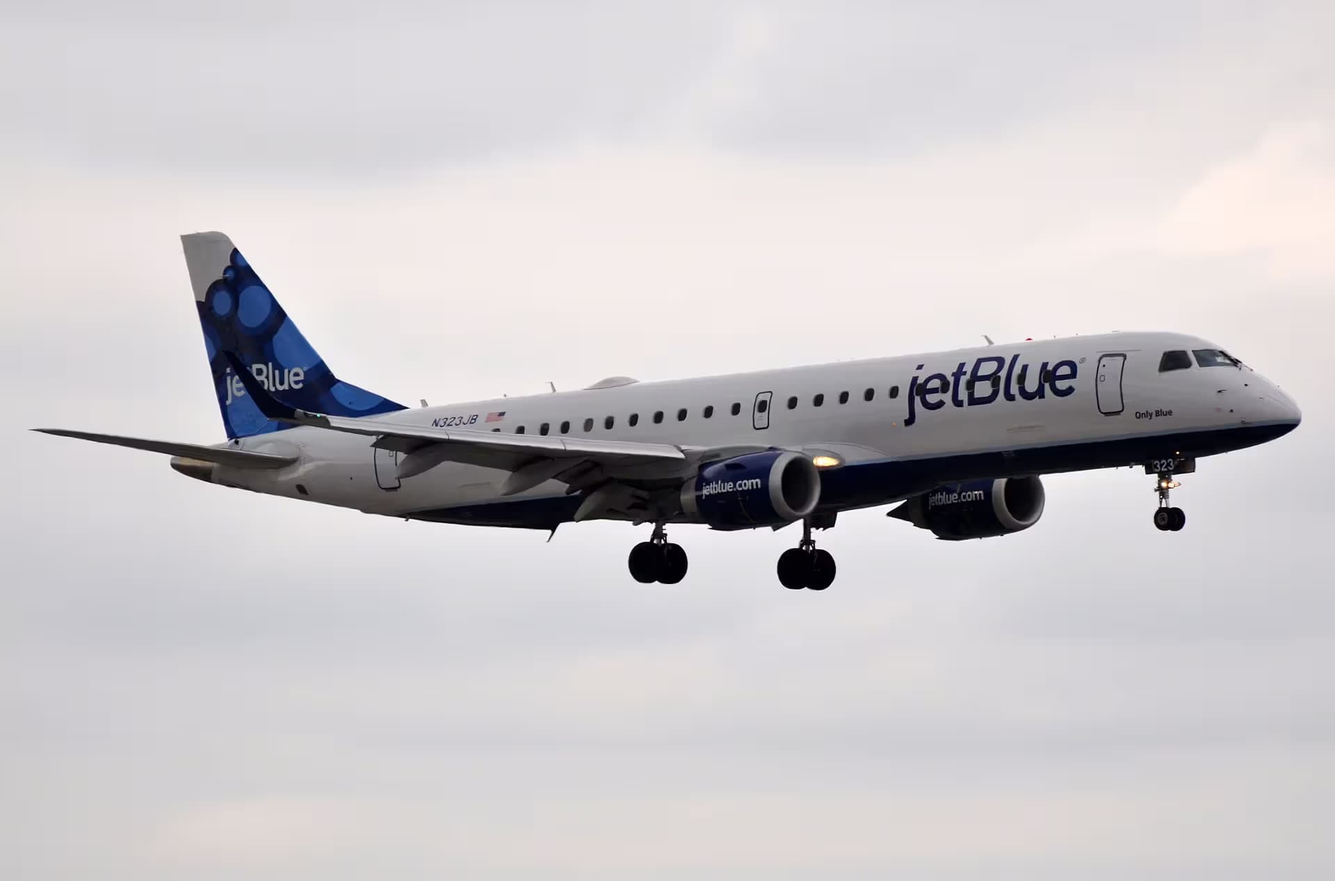 N323JB — Embraer