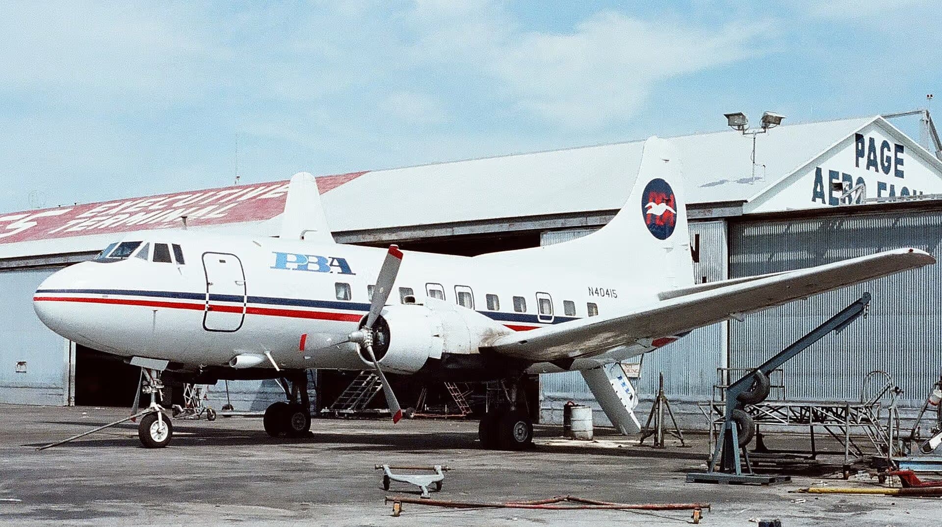 N40415 — Twin-engine aircraft