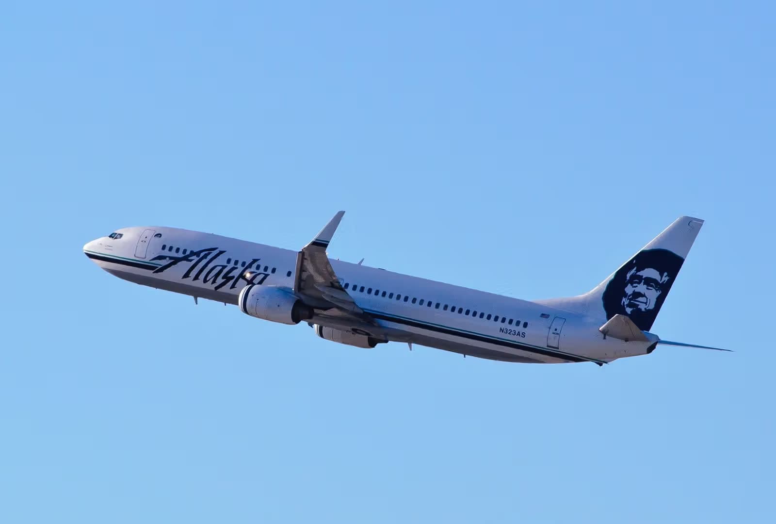N323AS — Boeing