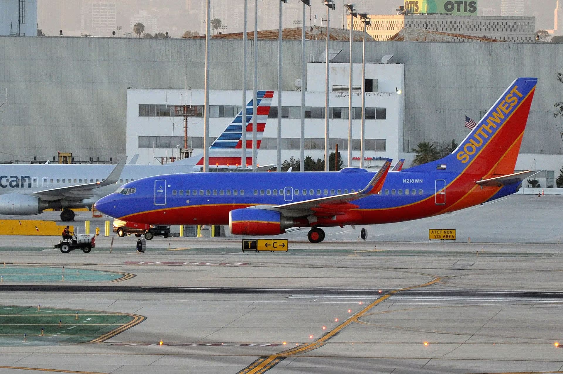 N218WN — Boeing