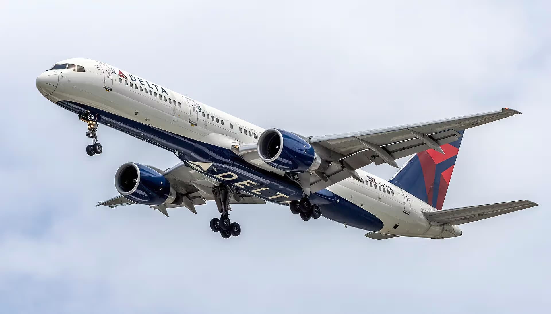 N676DL — Boeing