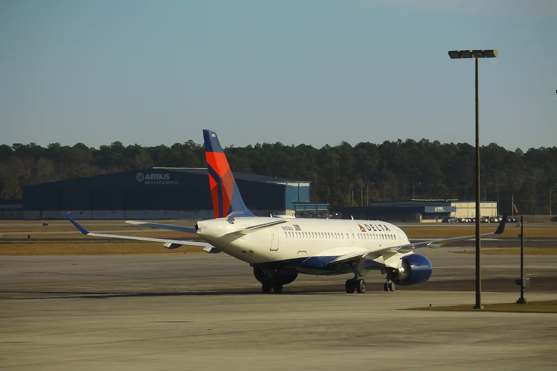 N103DU — Airbus